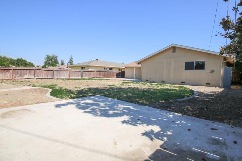 654 West Carpenter Avenue Reedley, CA 93654 - Photo 40 of 46