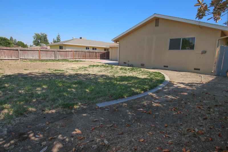 654 West Carpenter Avenue Reedley, CA 93654 - Photo 41 of 46