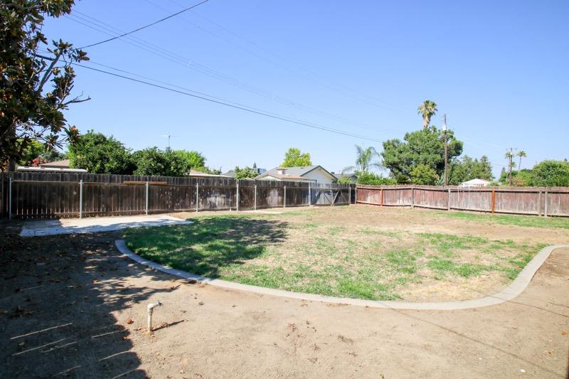 654 West Carpenter Avenue Reedley, CA 93654 - Photo 42 of 46