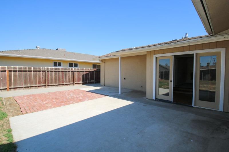 654 West Carpenter Avenue Reedley, CA 93654 - Photo 43 of 46