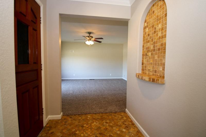 654 West Carpenter Avenue Reedley, CA 93654 - Photo 6 of 46