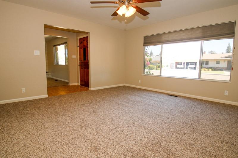 654 West Carpenter Avenue Reedley, CA 93654 - Photo 7 of 46
