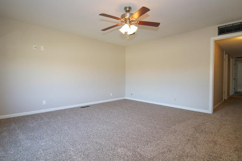 654 West Carpenter Avenue Reedley, CA 93654 - Photo 8 of 46
