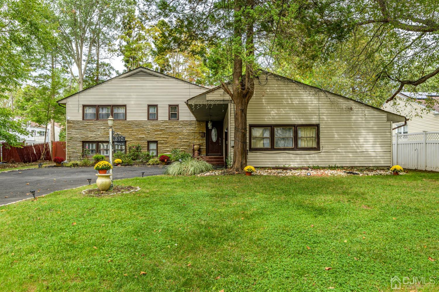 310 Parkside Road Plainfield, NJ 07060 - Photo 1 of 33 Gallery Image 1