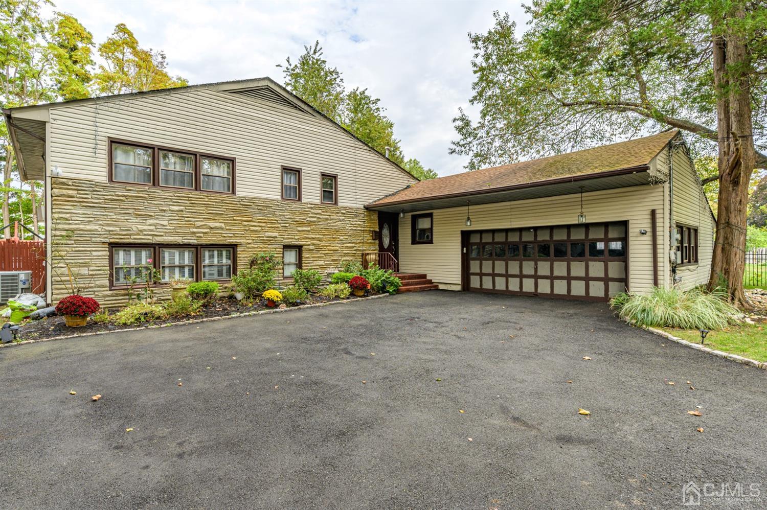 310 Parkside Road Plainfield, NJ 07060 - Photo 2 of 33 Gallery Image 2