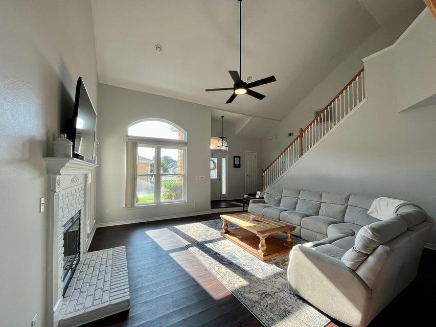 1951 Waterford Ridge Road Fort Walton Beach, FL 32547 - Photo 4 of 27 20241002021433716066000000-o