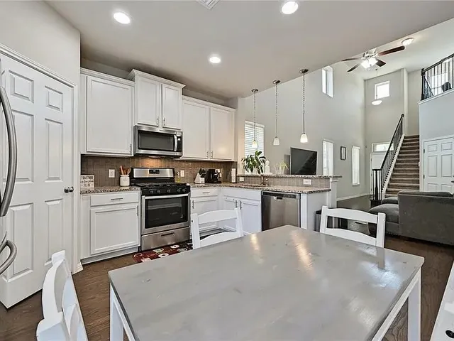 $2,300 | 906 Boatswain Way, Austin, TX 78748