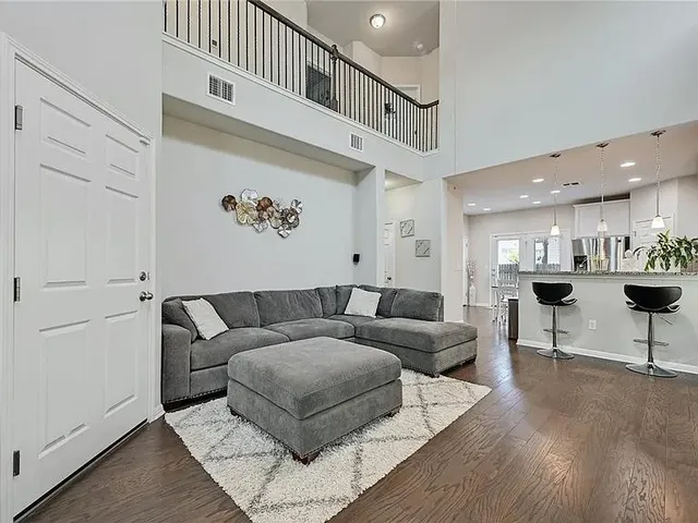 $2,300 | 906 Boatswain Way, Austin, TX 78748
