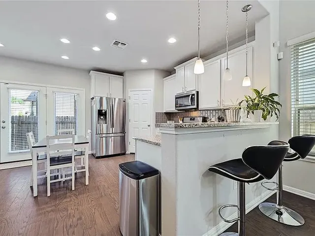 $2,300 | 906 Boatswain Way, Austin, TX 78748