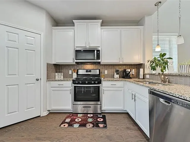 $2,300 | 906 Boatswain Way, Austin, TX 78748