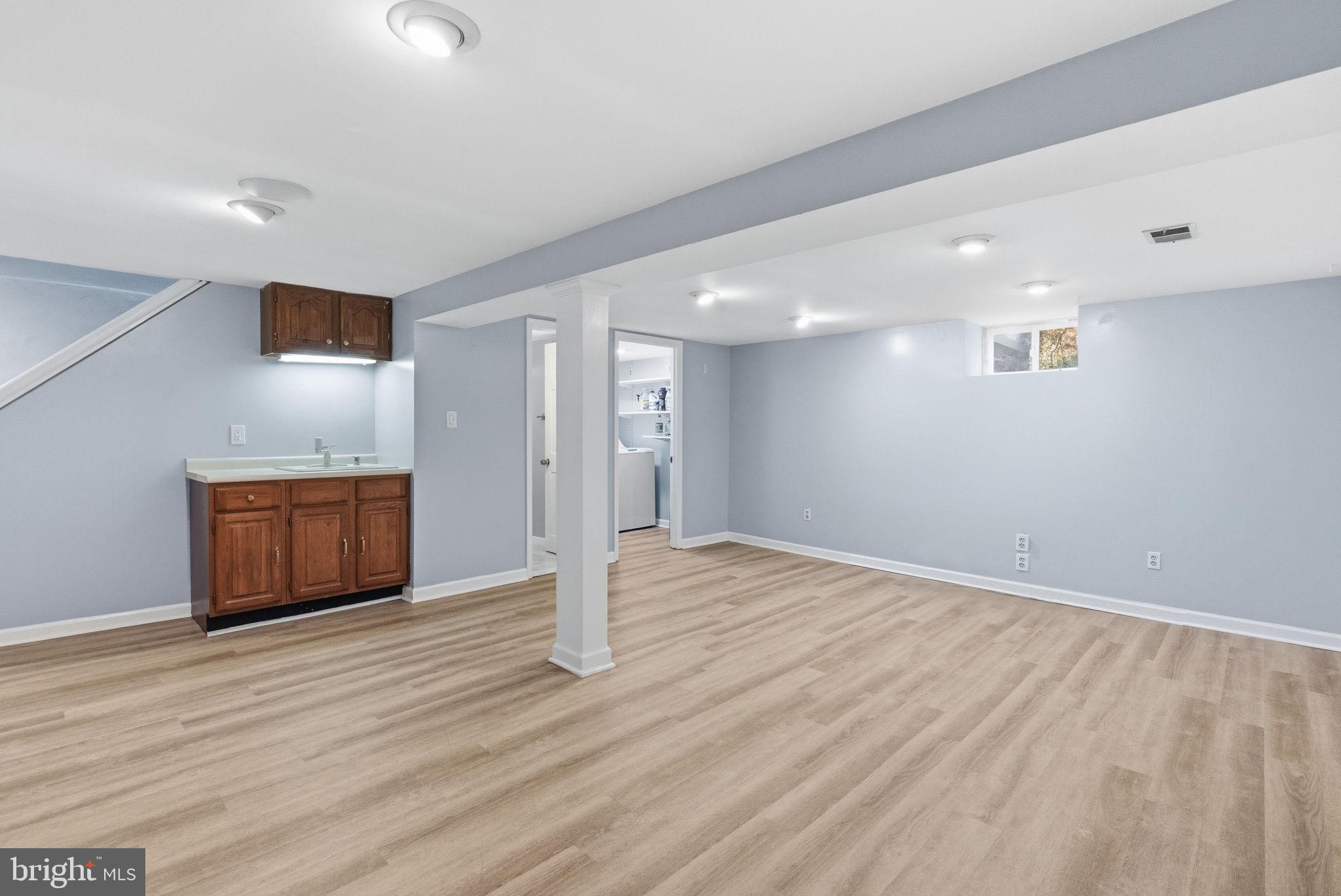 525 Broadview Road Upper Darby, PA 19082 - Photo 37 of 43 Basement With Wet-Bar Area