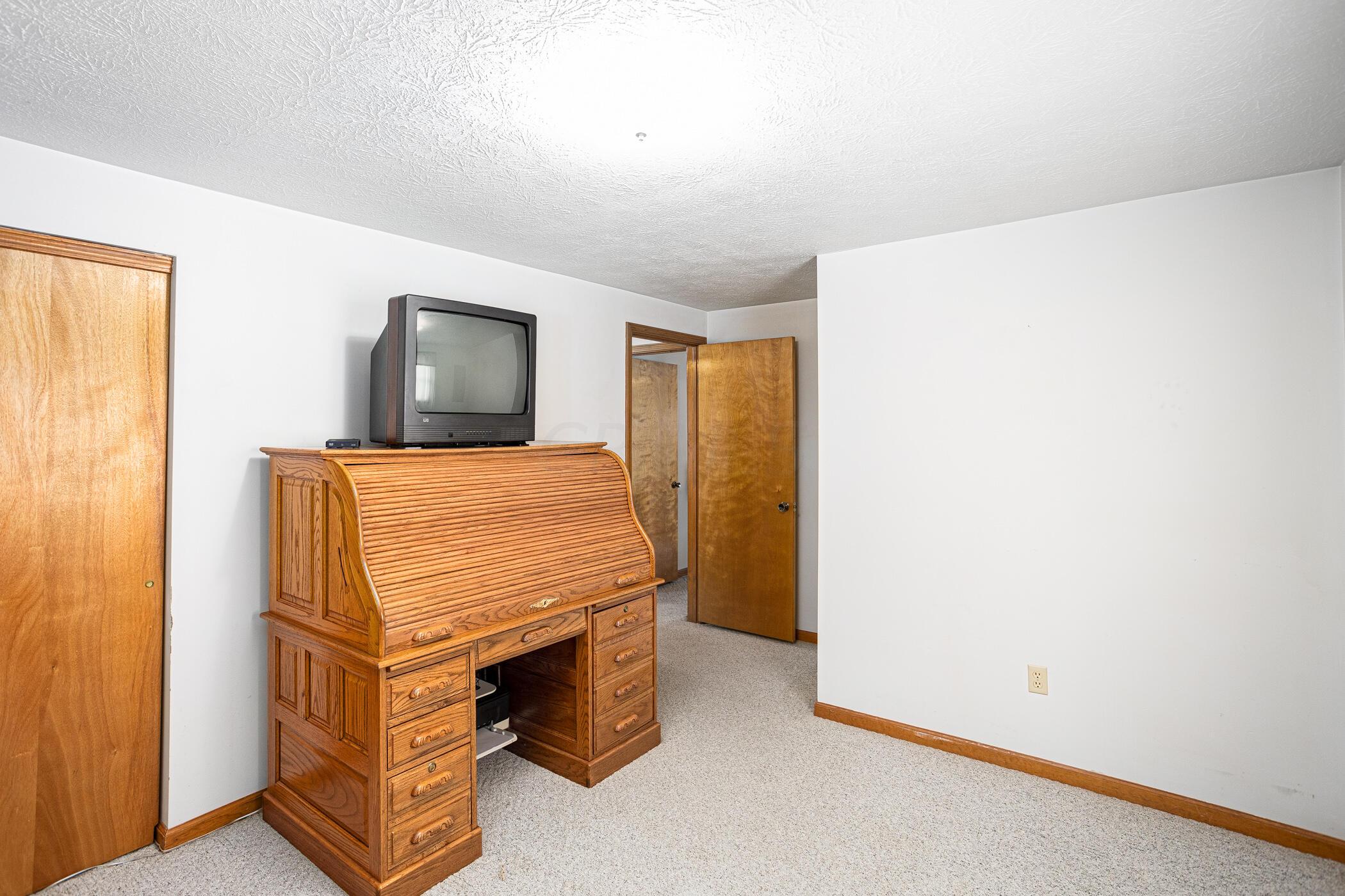 4448 Charlotte Road Columbus, OH 43207 - Photo 21 of 24 4448 Charlotte drive obetz oh 43207 052