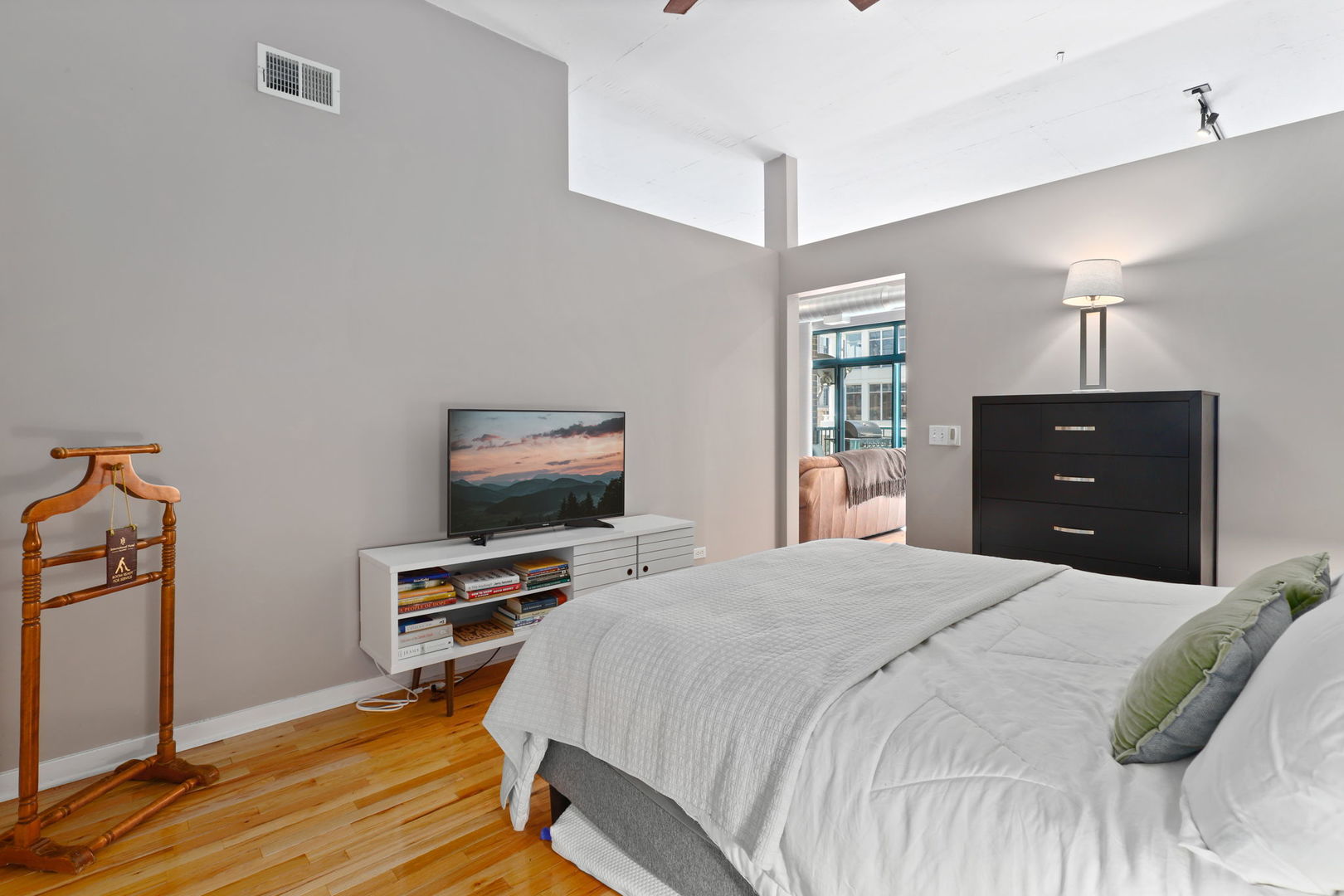 910 West Madison Street, Unit 604 Chicago, IL 60607 - Photo 15 of 21