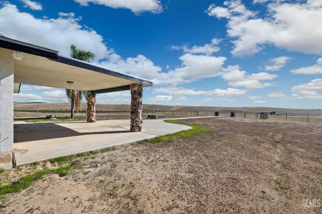 a view of outdoor space with city view