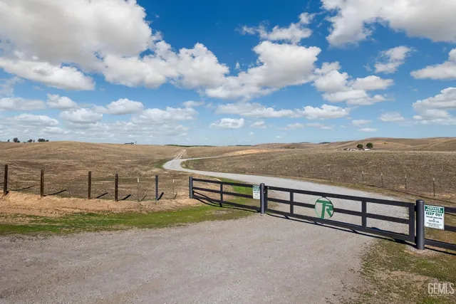 $795,000 | Undisclosed Address, Bakersfield, CA 93308