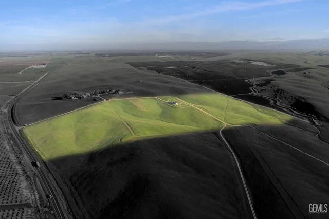 $795,000 | Undisclosed Address, Bakersfield, CA 93308