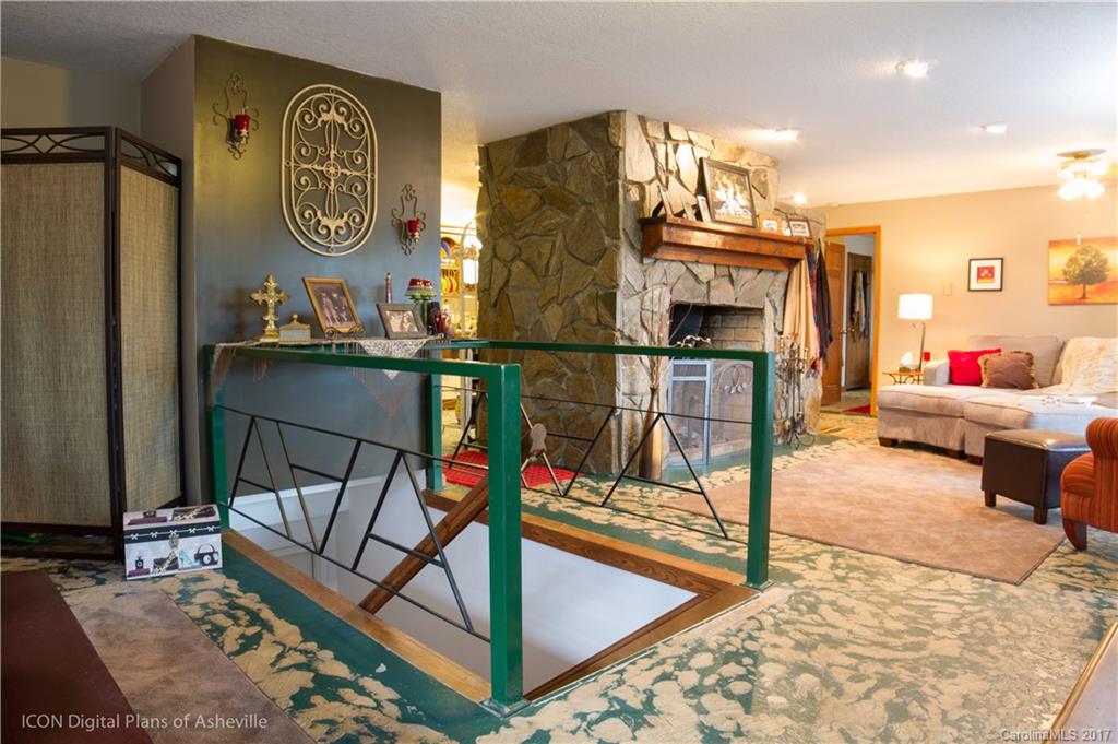 8 Elmers Place Fairview, NC 28730 - Photo 18 of 21 a living room with furniture