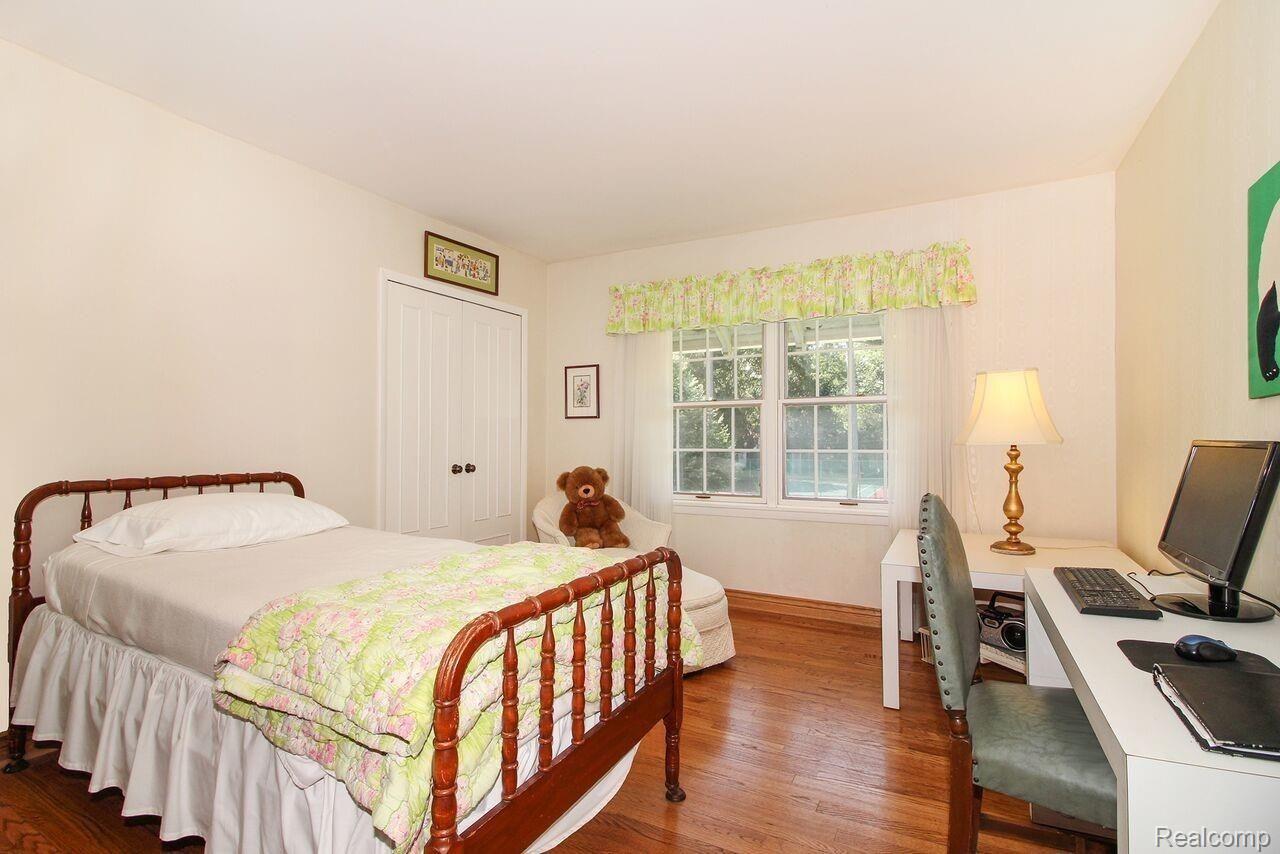 888 Lake Shore Road Grosse Pointe, MI 48236 - Photo 28 of 40 28.jpeg
