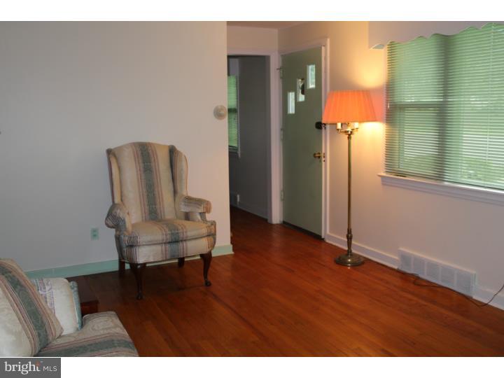 65 Gedney Road Lawrenceville, NJ 08648 - Photo 3 of 15 Living Room