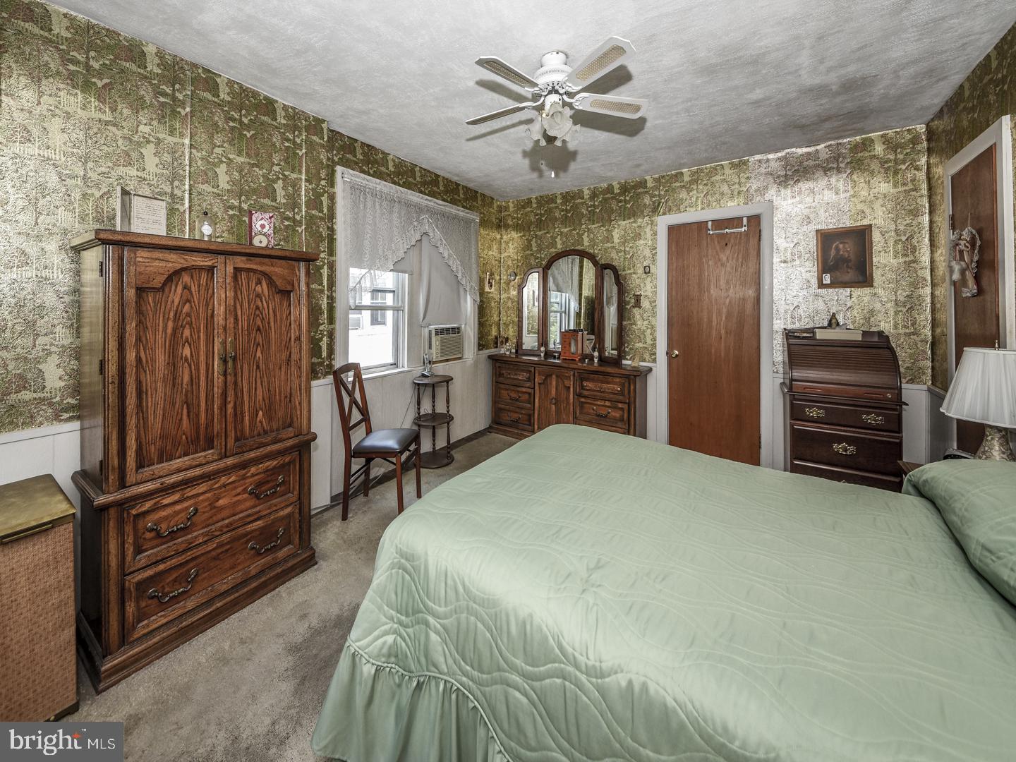 372 Church Road Elkins Park, PA 19027 - Photo 19 of 34 Master Bedroom