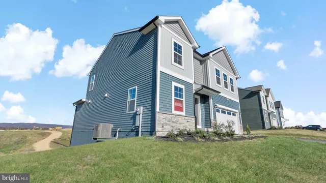 a front view of house with yard