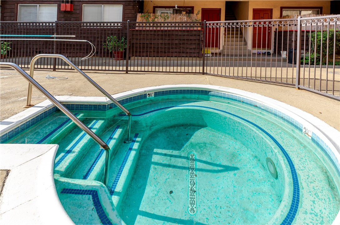 5400 Newcastle Avenue, Unit 70 Encino, CA 91316 - Photo 24 of 32