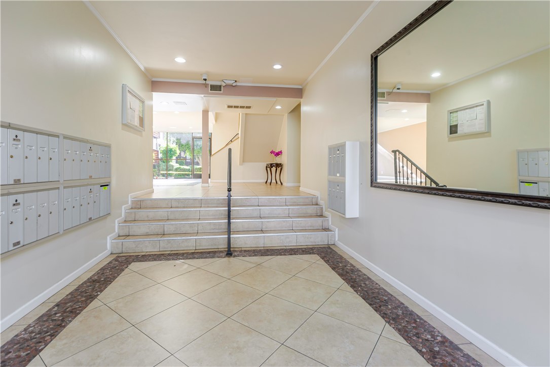5400 Newcastle Avenue, Unit 70 Encino, CA 91316 - Photo 29 of 32 a view of entryway
