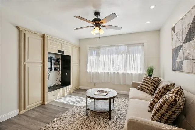 $1,399,000 | 367 Ultimo Avenue, Long Beach, CA 90814