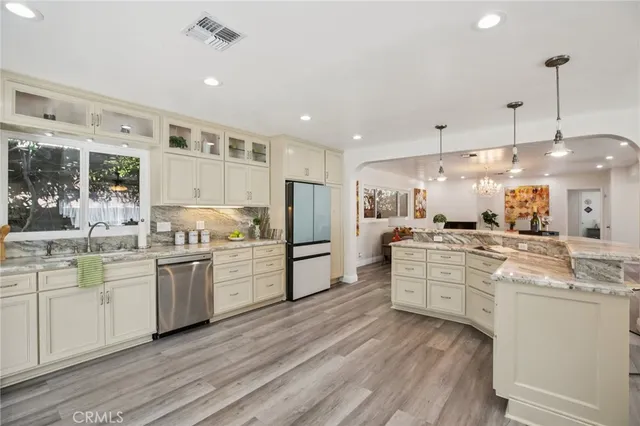 $1,399,000 | 367 Ultimo Avenue, Long Beach, CA 90814