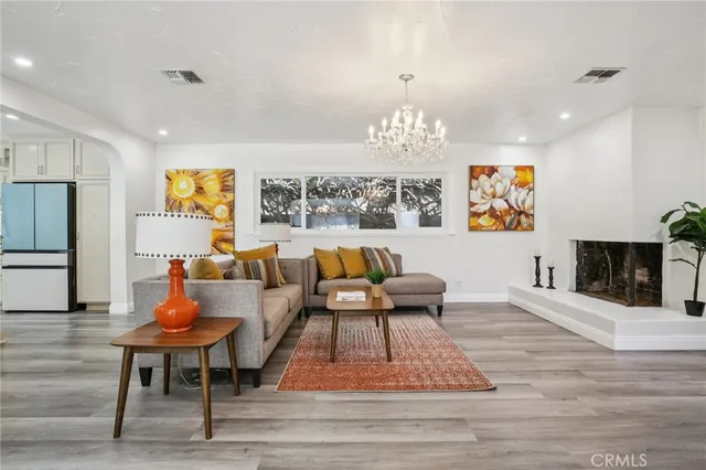 $1,399,000 | 367 Ultimo Avenue, Long Beach, CA 90814