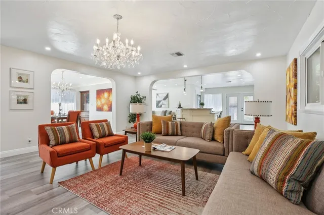 $1,399,000 | 367 Ultimo Avenue, Long Beach, CA 90814