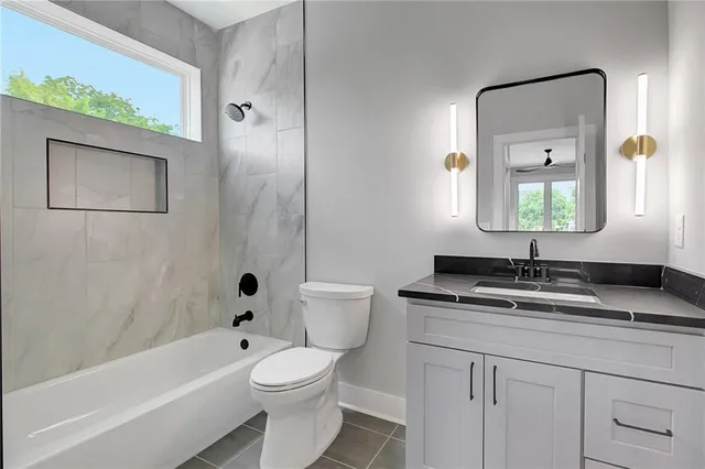 a close view of sink and tap