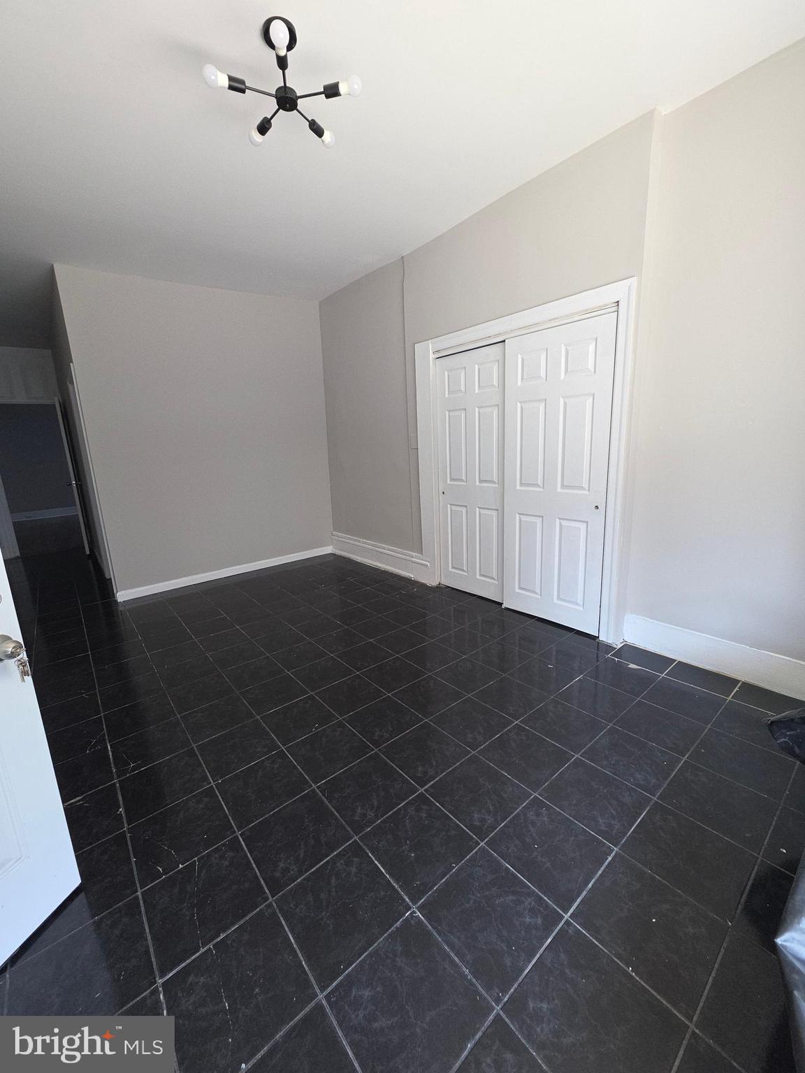 521 Franklin Street Reading, PA 19602 - Photo 2 of 9