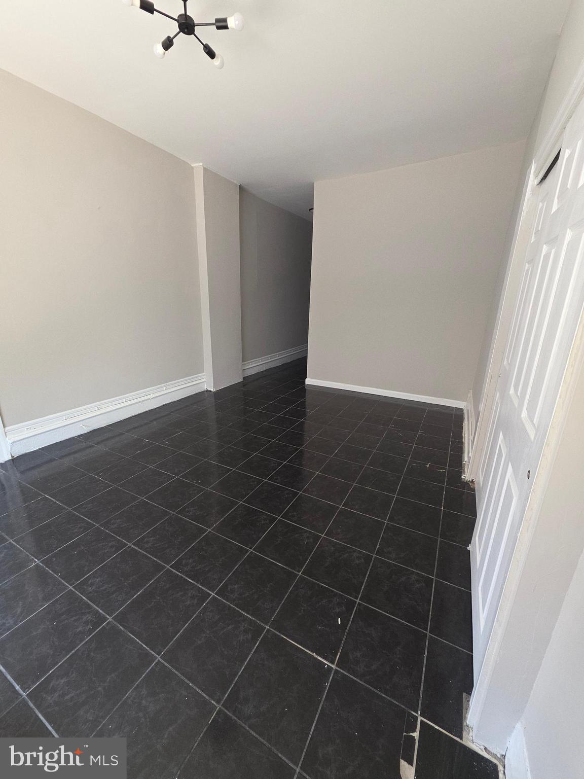 521 Franklin Street Reading, PA 19602 - Photo 3 of 9