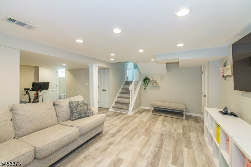 11 Martha Road Roseland, NJ 07068 - Photo 23 of 47 Gallery Image 23