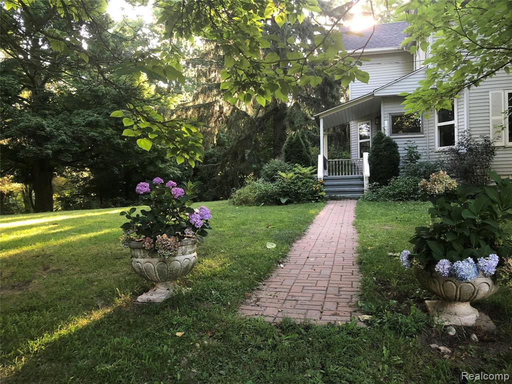 2585 Gannon Road Howell, MI 48855 - Photo 28 of 45