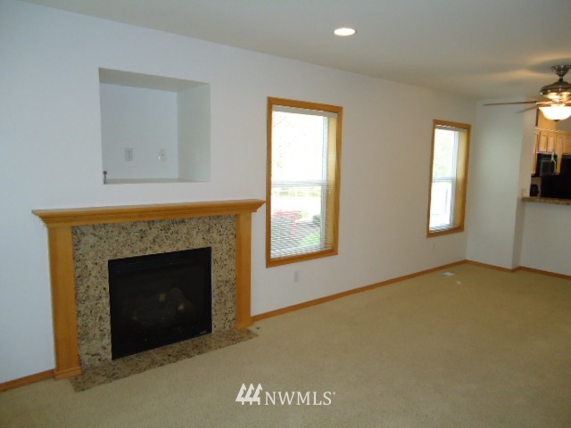 18923 108th Lane Southeast Renton, WA 98055 - Photo 5 of 10 Gallery Image 5