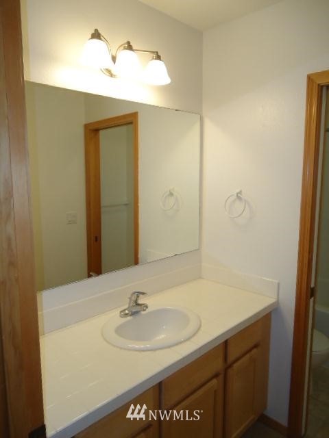 18923 108th Lane Southeast Renton, WA 98055 - Photo 6 of 10 Gallery Image 6