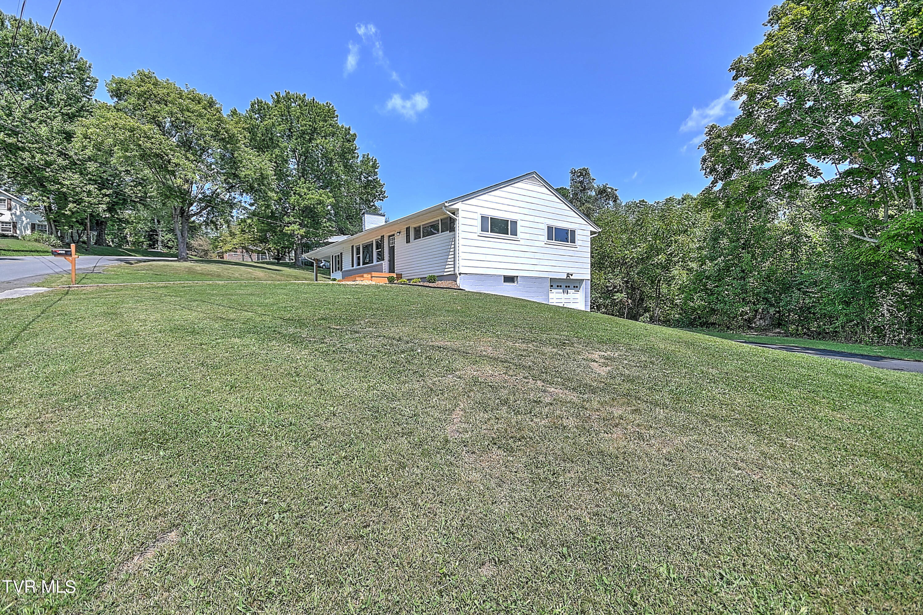 2257 Idle Hour Road Kingsport, TN 37660 - Photo 4 of 35 2257 Idle Hour KM