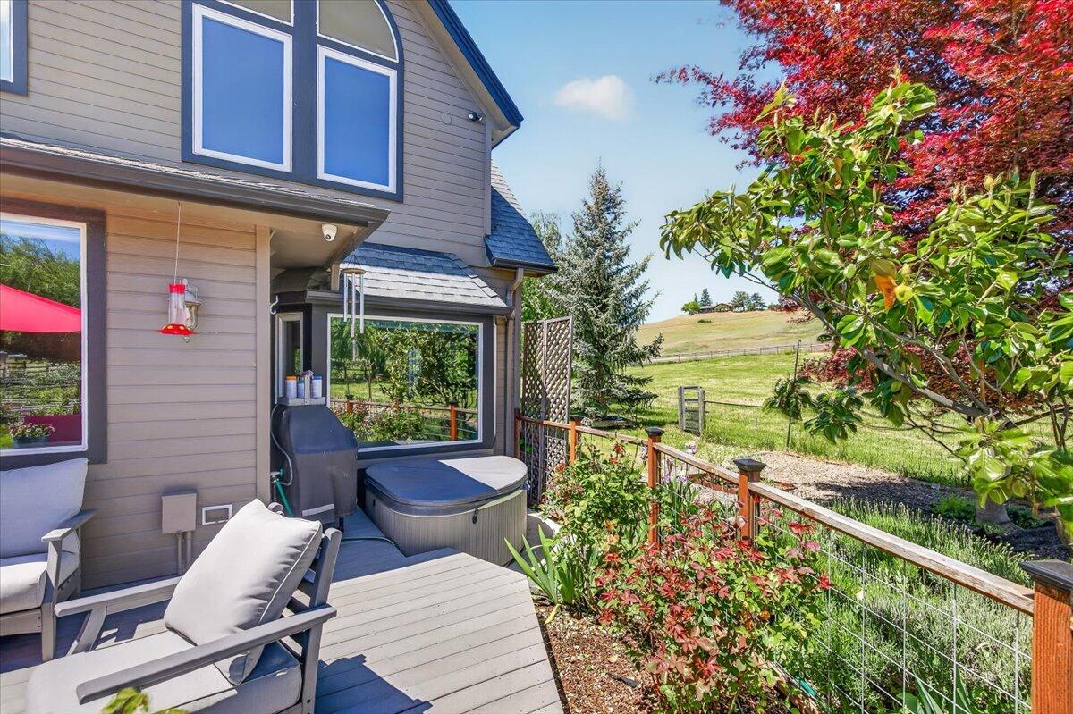 39 East Valley View Road Ashland, OR 97520 - Photo 11 of 73 15-14
