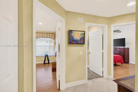 $1,000,000 | 1083 Southwest 156th Terrace, Pembroke Pines, FL 33027