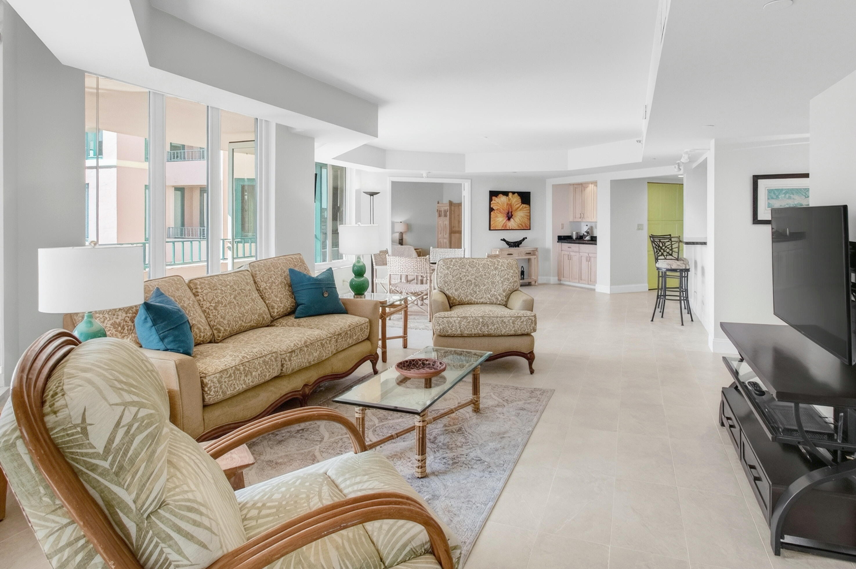 140 Southeast 5th Avenue, Unit 448 Boca Raton, FL 33432 - Photo 7 of 41 7- Living Room