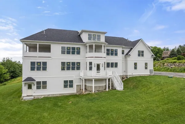 $3,690,000 | 114 Oak Trail, Bolton, MA 01740