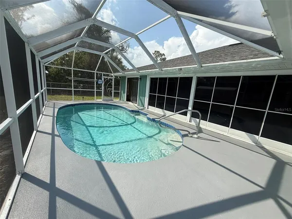 $2,495 | 1001 South Wapello Street, North Port, FL 34286