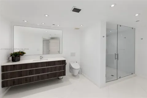 $2,700,000 | 19955 Northeast 38th Court, Unit 2205, Aventura, FL 33180