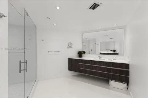 $2,700,000 | 19955 Northeast 38th Court, Unit 2205, Aventura, FL 33180