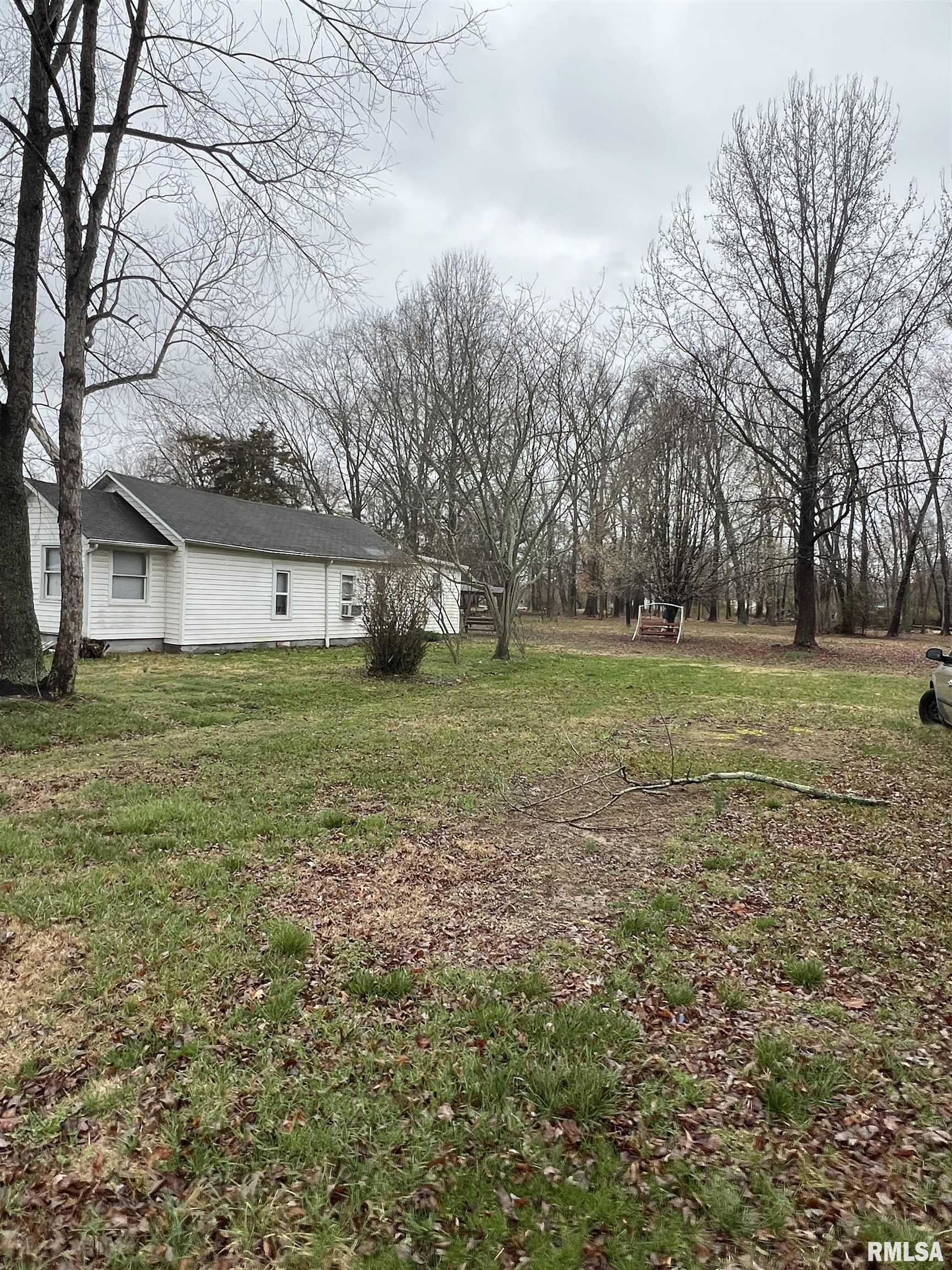 724 Airport Road Mount Vernon, IL 62864 - Photo 3 of 12