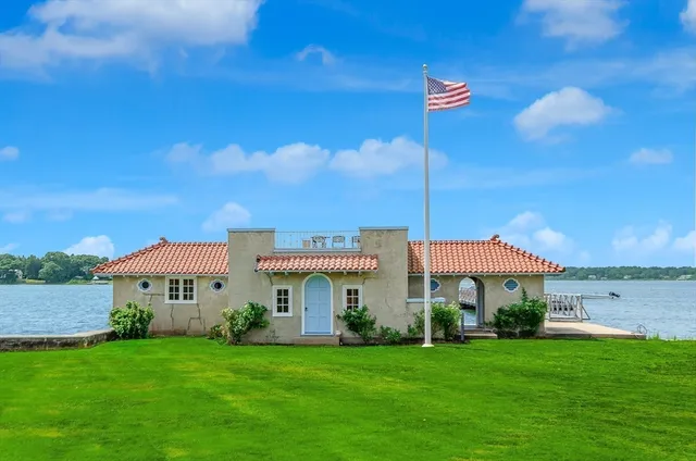 $3,600,000 | 414 Point Road, Marion, MA 02738