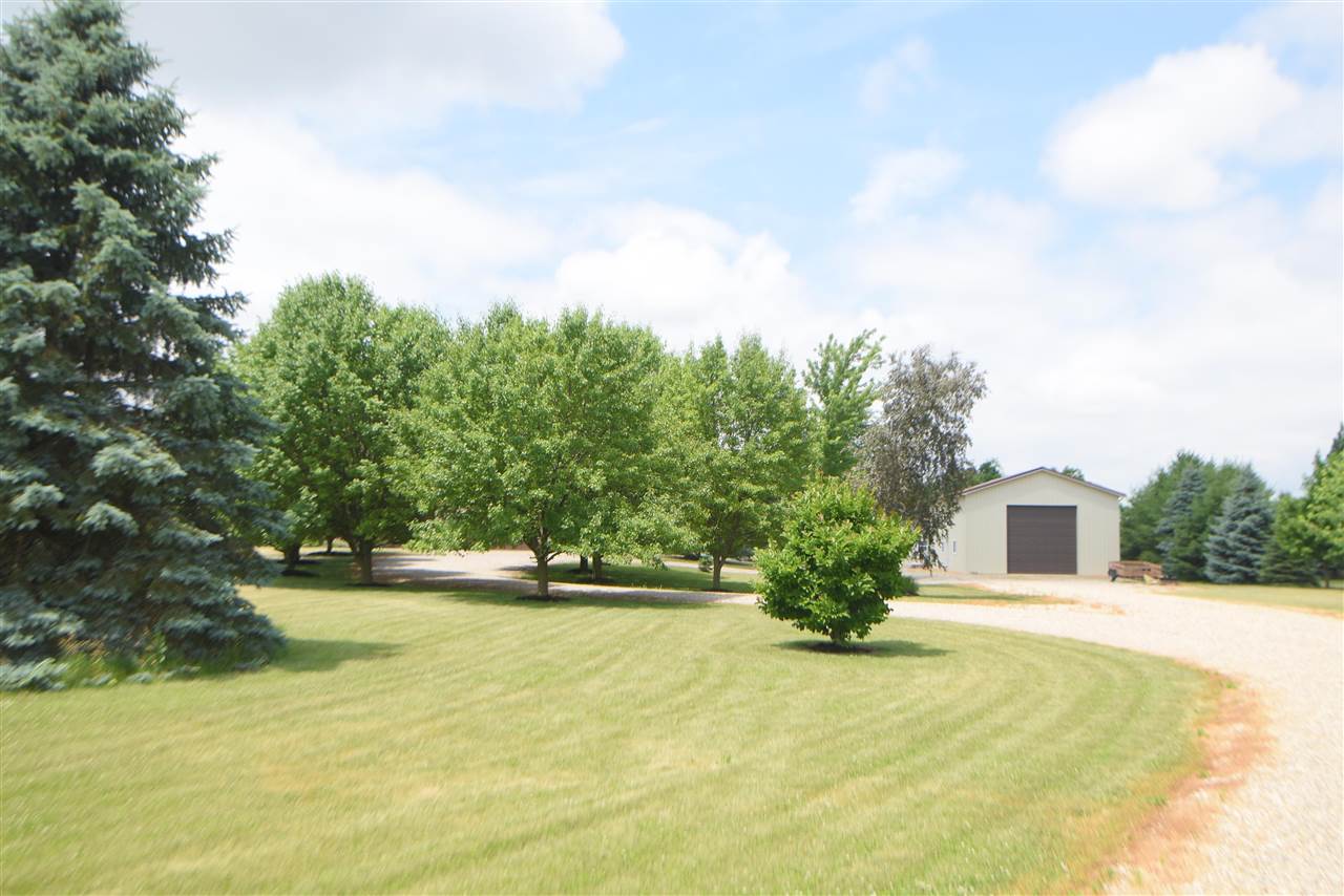 6252 Lemon Road Bancroft, MI 48414 - Photo 39 of 41 50069988-38.JPG