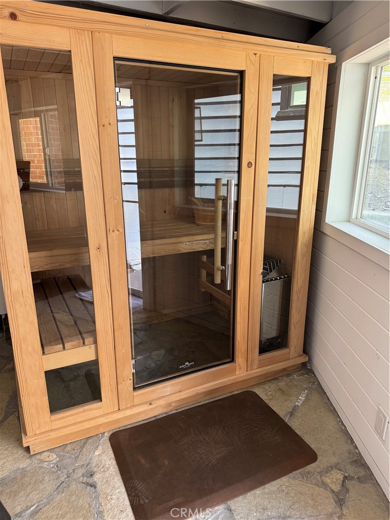 28826 Cedar Drive Lake Arrowhead, CA 92352 - Photo 17 of 23